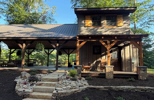 Boonville Cottage | Riverbend Barndominium and Guesthouse Cottage