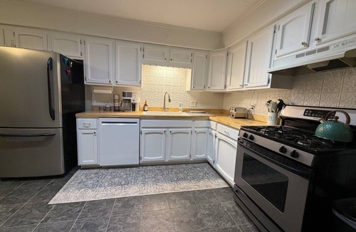Paris House | Riverfront escape at Q’s River Place, a 3 bedroom year round getaway