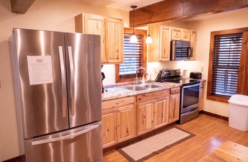 Confluence House | Riverfront Lodge | 4BR,3BA, Hot Tub, River Access