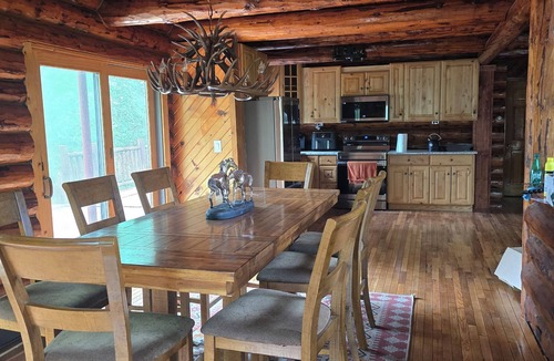 Plano Cabin | Riverfront Luxury private Cabin retreat with zipline