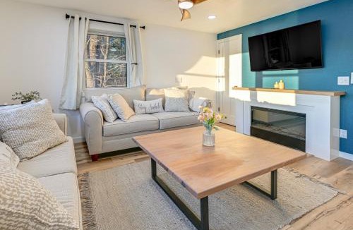 Wisconsin Dells House | Riverfront Reset! Dells Cabin w/Kayaks & Deck
