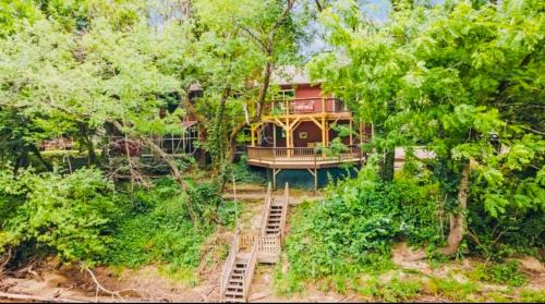 Cullowhee Ski Chalet | Rivers Edge Near WCU Fire Pit Hot Tub Game Room