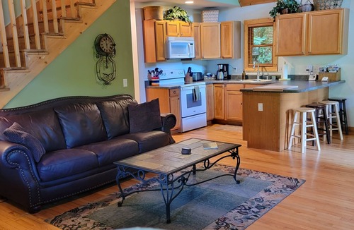 Burnsville Cabin | Riverside Luxury In The Blue Ridge Mountains
