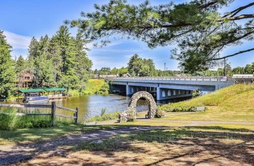 Eagle River House | Riverview Cottage