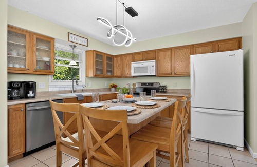 Lawrenceburg House | Riverview Home Near Creation Museum/Ark/Ski/Bikes/Cincinnati/Hot Tub-Sleeps 11