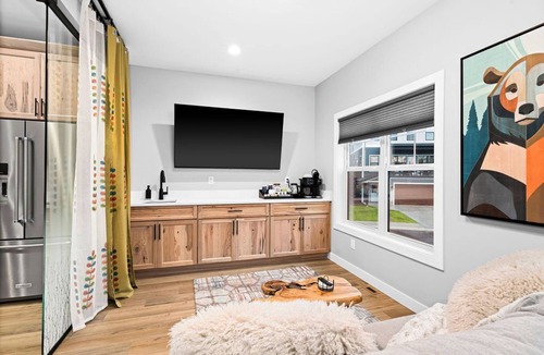 Riverside House | RiverWest Northwoods-Base -Hot Tub -Sauna -Dogs