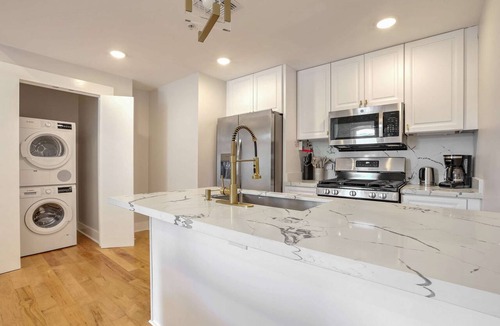 Arts/Warehouse District Apartment | Roami at Churchill | 2 Bedroom Penthouse