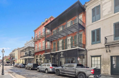 French Quarter Apartment | Roami at St. Helene | Combo unit | Chartres St.