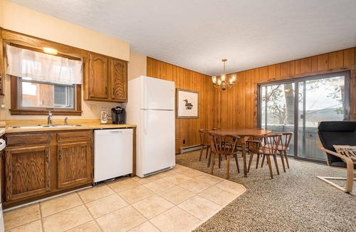 McHenry House | Rock Lodge | Pet Friendly, Lake Views, Large Deck!