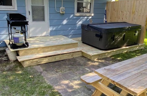 Port Sanilac House | Rock n Roll! DT 2bd home! Walk to beach, bars&more