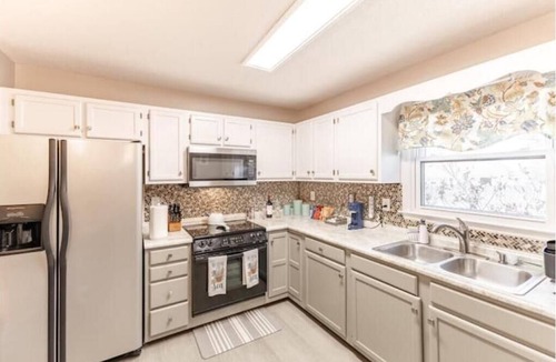 Madison House | Rocket City Retreat-3BR-Office-Pets Welcome!