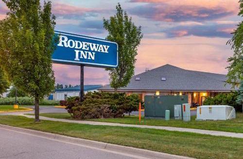 Coopersville Hotel | Rodeway Inn Coopersville