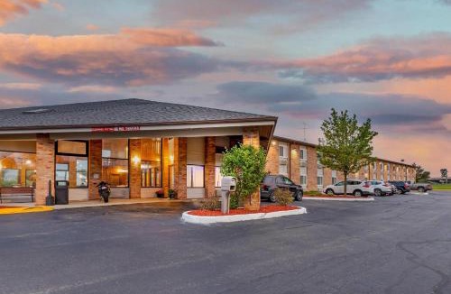 Coopersville Hotel | Rodeway Inn Coopersville