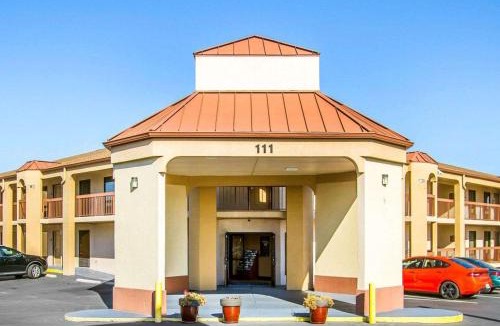 Clarksville Hotel | Rodeway Inn & Suites Clarksville near Governors Square Mall