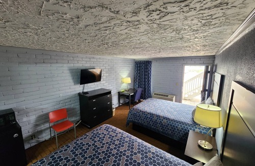 Carthage Hotel | Rodeway Inn