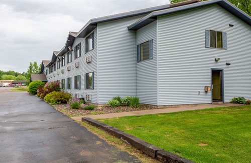 Rhinelander Hotel | Rodeway Inn