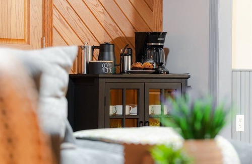 Laurelville House | Rolling Ridge | Pets, Sauna, HeatedPool, GameRoom, Sleeps 23, Theater, & More