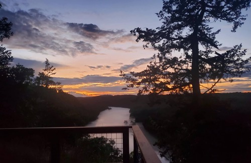 Cotter Cabin | Romantic GLAMPING w Vista Views of WHITE RIVER