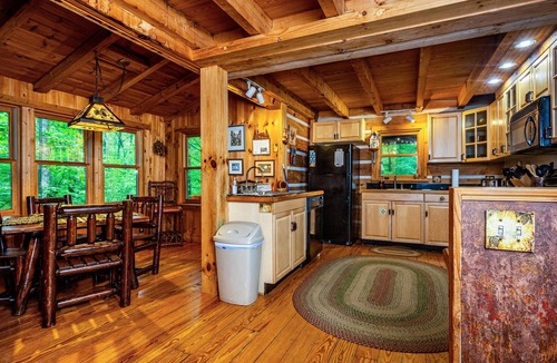 Gnaw Bone Cabin | Romantic Log Cabin w/Hot Tub, Jetted Tub & Wood Stove