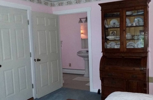 Fairview  Highland County Cabin | Romantic Room Rental on a Lovely Farm near Hillsboro, Ohio