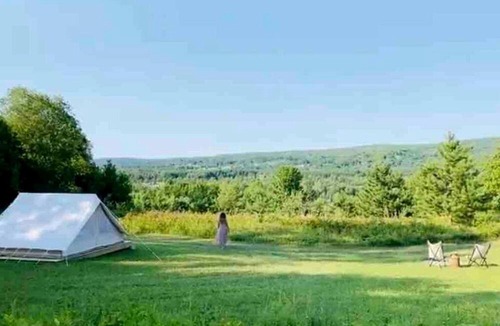 Boyne Falls RV Rental | Romantic Stargazing Retreat: Bell Tent for Couples in Michigan's Dream Destination