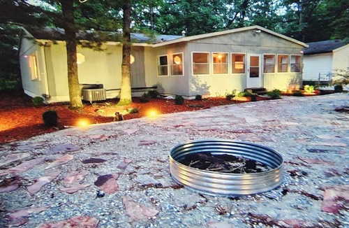 Baldwin Cottage | Romantic woodland cottage vacation rental in Baldwin. Pet friendly!