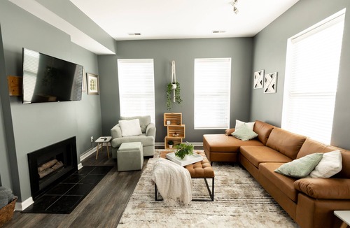 Lafayette Square Apartment | Rooftop deck, massage chair, fireplace, king bed, cool shower