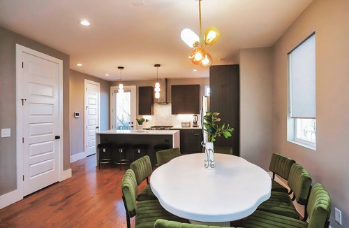 Katie Hill Neighborhood House | ROOFTOP HOT TUB- FIRE PIT- MASSIVE CITY VIEWS