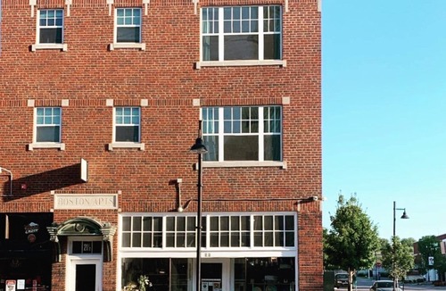 Brady Arts District Apartment | Room 2-1 Summary: In