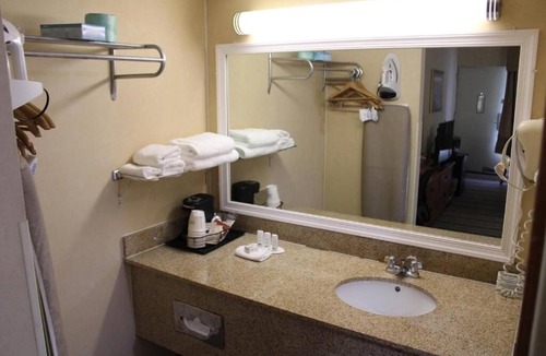 Lynchburg Hotel | Room Perfect for Exploring Lynchburg’s Natural Beauty Nearby