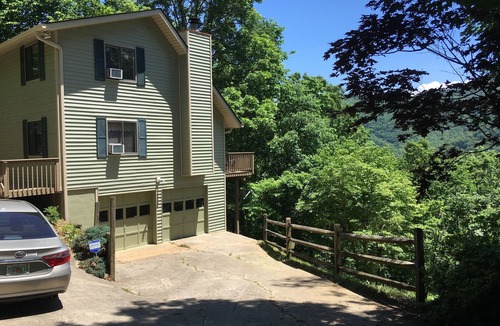 Maggie Valley House | Rooms With A View Mountain Getaway - Beautiful mountain views in Maggie Valley