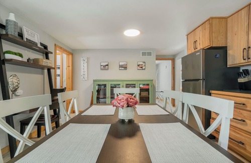 Boyne Falls House | Rose Cottage | Across from Boyne Mtn