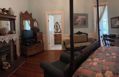 Fayette Bed & Breakfast | Rose House Inn