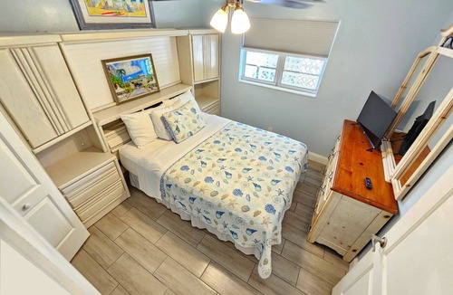 Palm Beach Gardens House | RS Private Suite Heated Pool, Kayak, 5min to Juno Beach & Stadiums