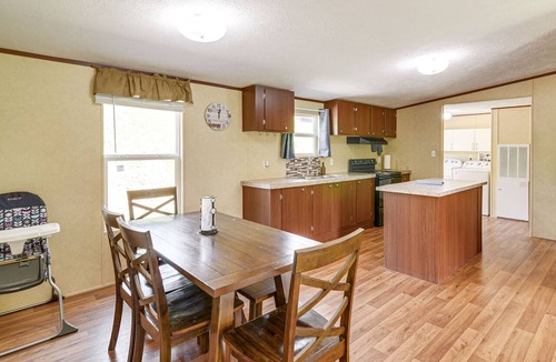 Dabolt House | Rural Kentucky Vacation Rental ~ 15 Mi to London!