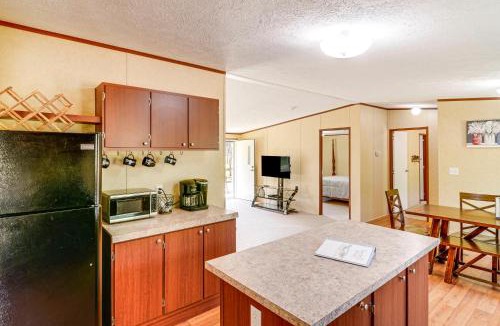 Dabolt House | Rural Kentucky Vacation Rental ~ 15 Mi to London!