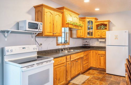 Elizaville Cabin | Rural, peaceful, sleeps 10