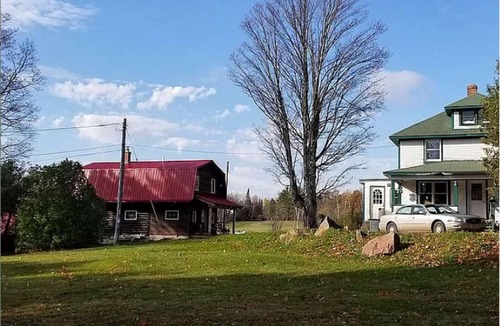 National Mine Cabin | Rustic 2B Cabin w/Sauna on Farm (Free WiFi/Parking)