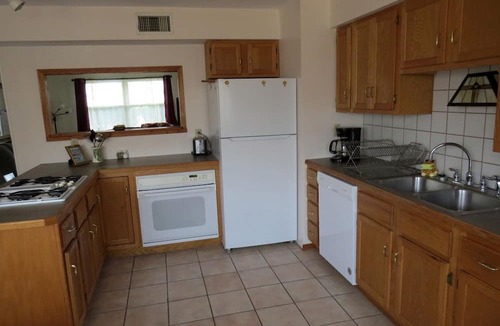 Miramiguoa Park Cabin | Rustic Cabin Rental near Meramec State Park, Missouri