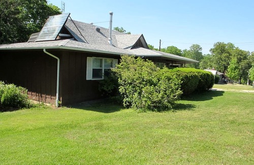 Miramiguoa Park Cabin | Rustic Cabin Rental near Meramec State Park, Missouri