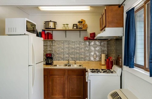 Mayfield Apartment | Rustic lakeside condo on Fife Lake with fully equipped kitchen and balcony