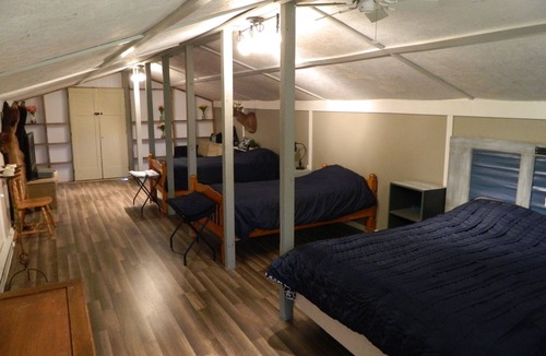 Hillsboro Cabin | Rustic Lodge with private cabins/6 person hot tub and camp fire
