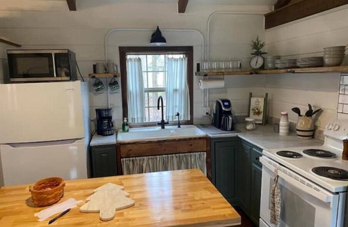Mitchell Cabin | Rustic luxury in beautiful area near state park