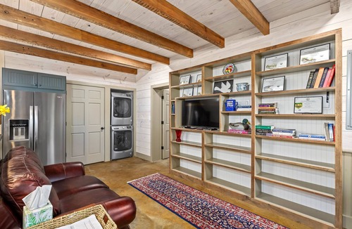 Cobham Cabin | Rustic Luxury Near Charlottesville/Montpelier/Wineries/A Historic Cabin Retreat