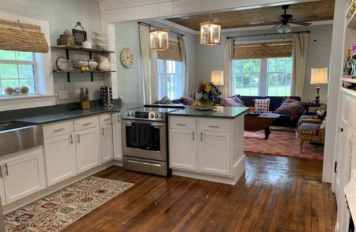 Sardis House | Rustic retreat — Car Service Available to& from Oxford, Tunica, Memphis