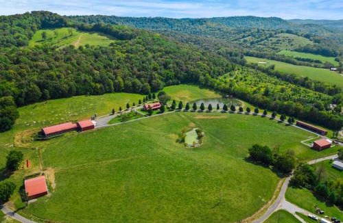 Chestnut Mound House | Rustic Retreat in Hickman on 160 Acres w/Views!