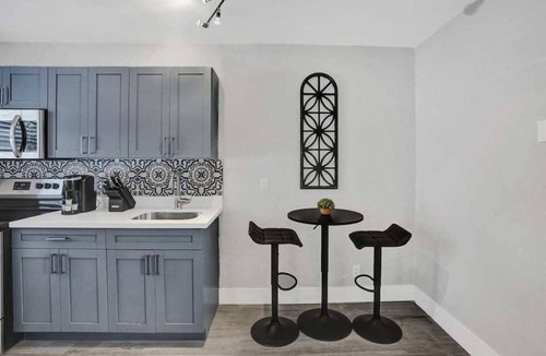 Poinciana Park Apartment | Rustic Retreats Modern 1BR in the heart of FL