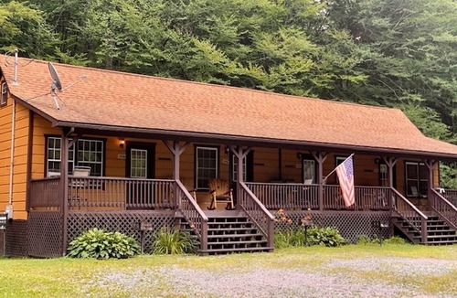 Mingo House | Rustic Studio Unit Perfect for a Couples Retreat in West Virginia