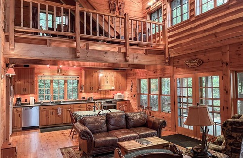 Sturgeon Bay Cabin | Rustic Waterfront! 10% discount included