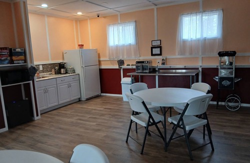 Graysville RV Rental | RV #2 - 20 Amp - Serene campground in Graysville perfect for outdoor adventures